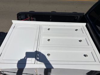 Cabinet dresser