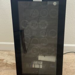 WINE FRIDGE 