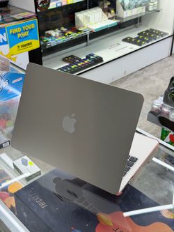Macbook Air M4 2025