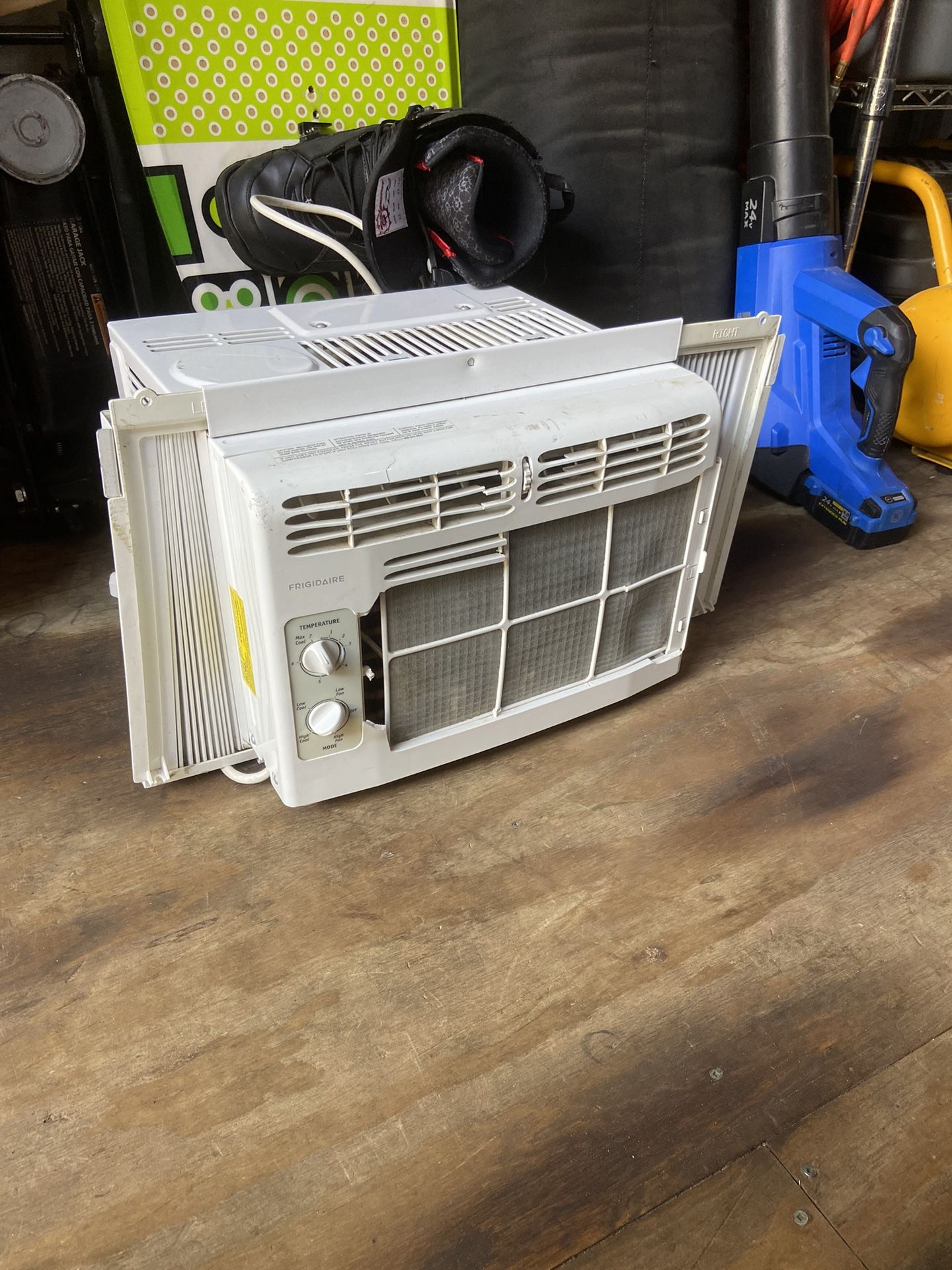 Frigidaire window air conditioning unit