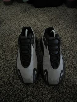 Yeezy Mnvn 700 Size 9 Men’s STILL GOOD CONDITION