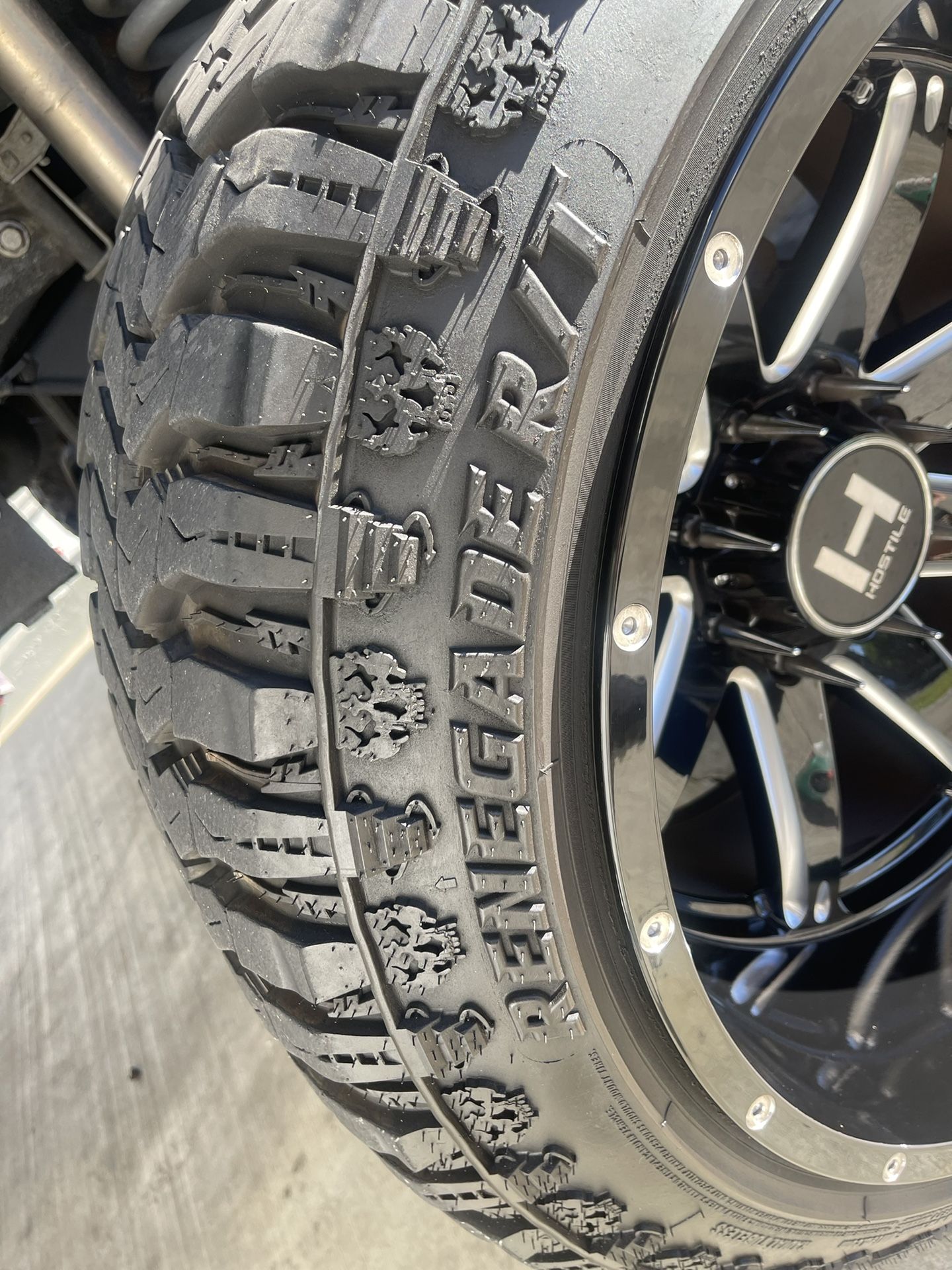 22x14 Hostiles With 33x12.5 Radar Renegade R/t Tires