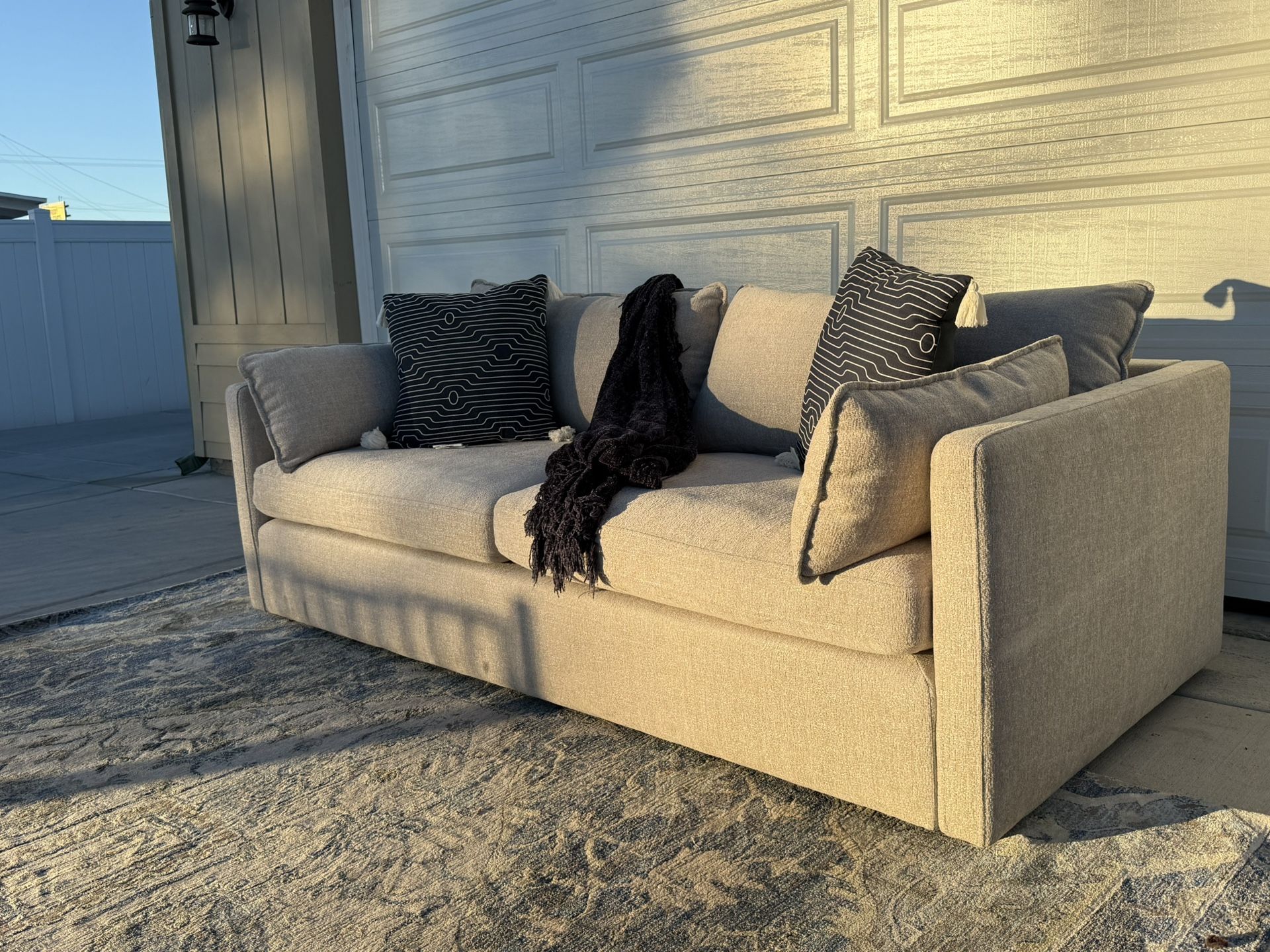 NEW Sams Club Gray Couch DELIVERY AVAILABLE 