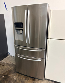 33" Wide Samsung 4-Door Stainless Fridge with French Door