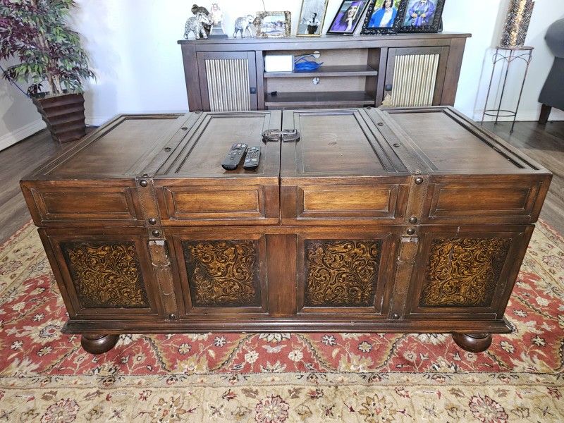 Main Living Room Tables With The End Tables