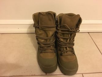 Vibram Boots Size 3R