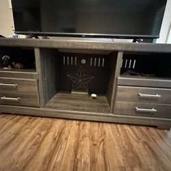 Tv stand (Ashley)