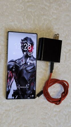 ZET NUBIA REDMAGIC 10 PRO 5G 512 GIGABYTES IN SILVER COLOR PHONE IS UNLOCKED FOR ANY COMPANY CARRIER