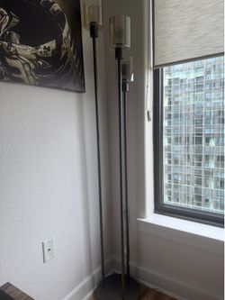 Corner floor light