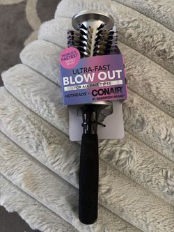 NEW CONAIR ULTRA FAST BLOW OUT BRUSH $6!!!!