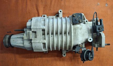 Eaton M90 supercharger