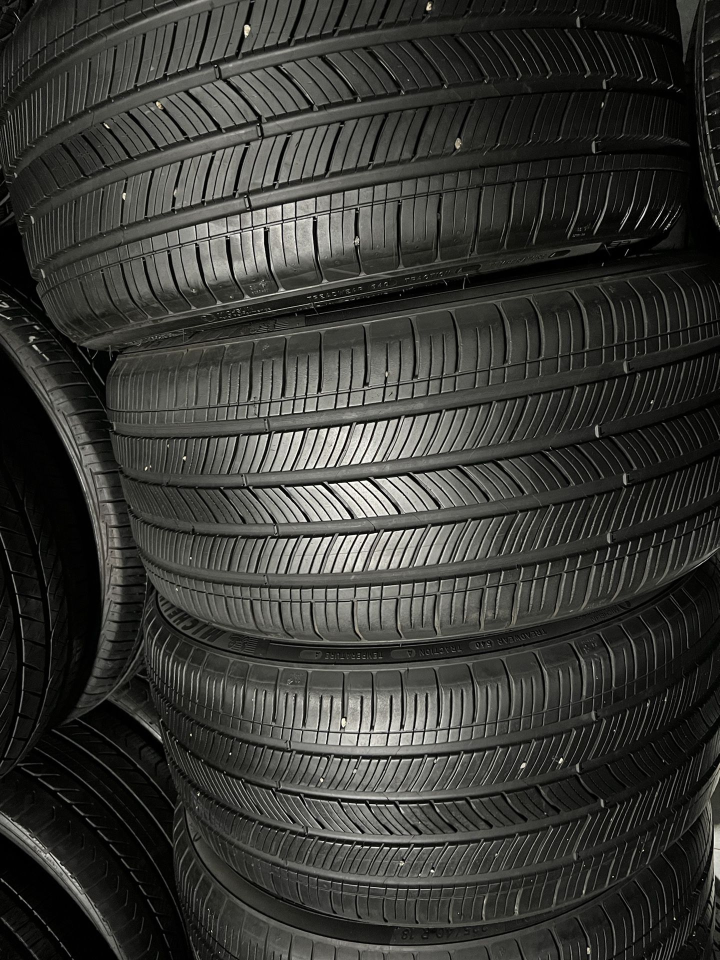 Tengo Estás 4 Llantas 225/40R18 MICHELIN PRIMACY A/S