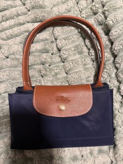 new Medium navy blue longchamp