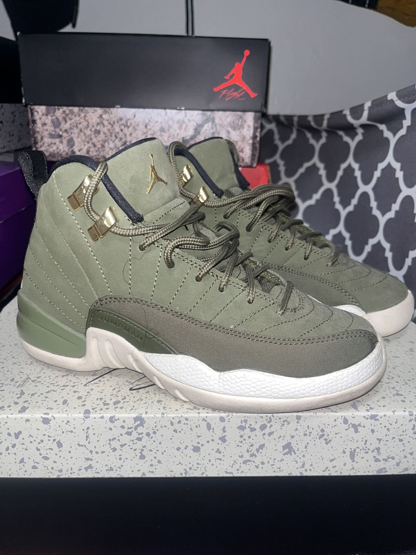 Retro Jordan 12- Youth 3.5