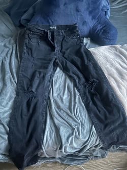 Jeans Ambercrombie and Fitch all black ripped jeans. 34/34