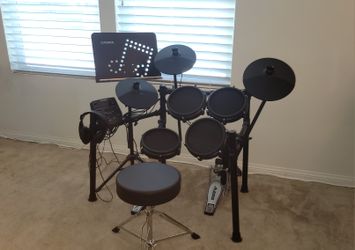 Alesis DM7X, 7-piece electronic drum set in excellent condition!