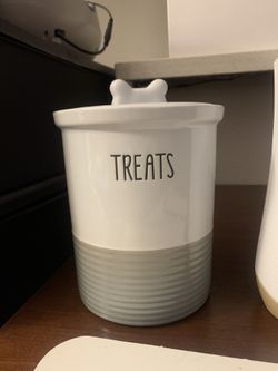 Ceramic Pet Treats Jar With Sealing Lid