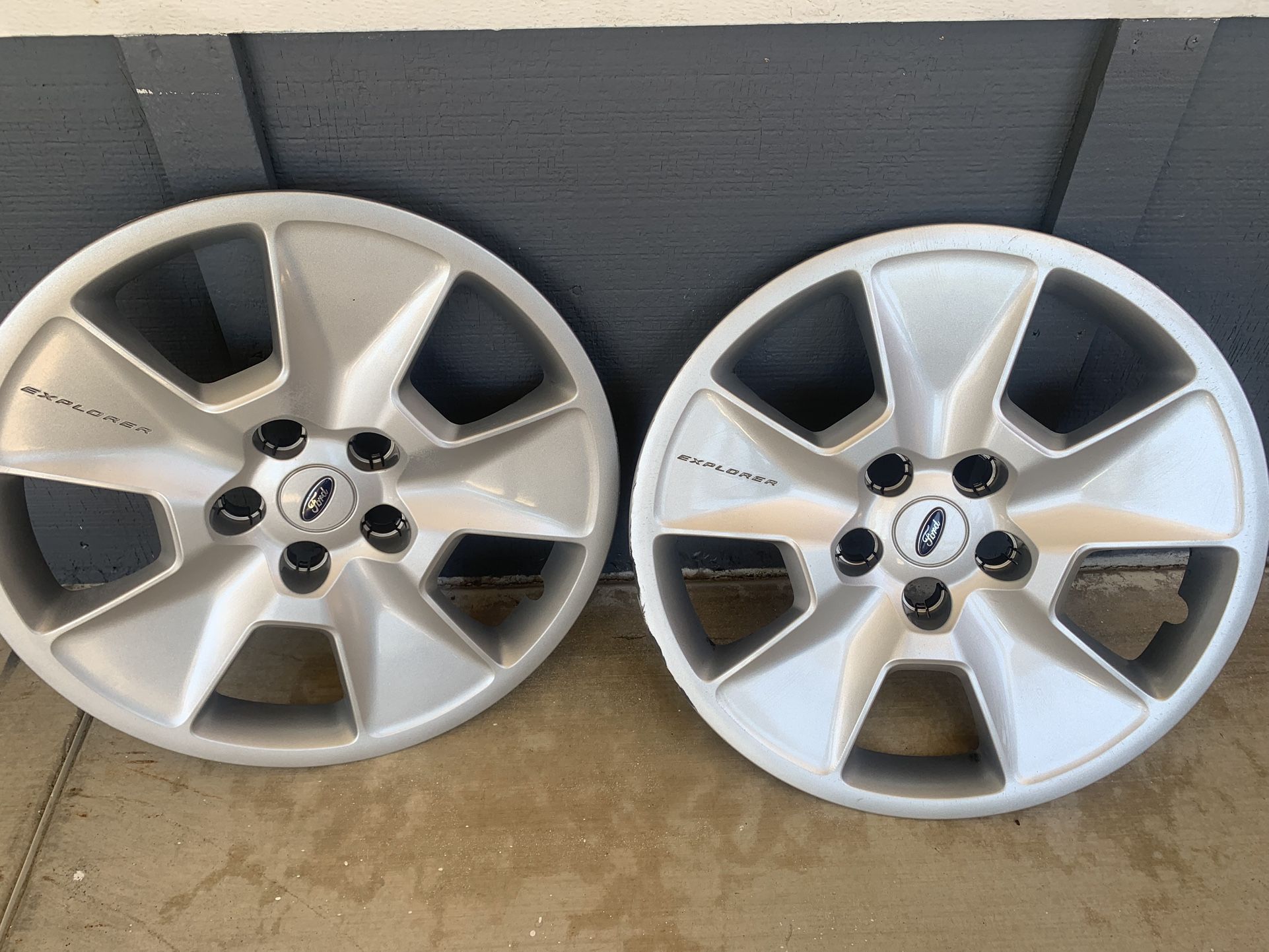 Ford Explorer Hubcaps