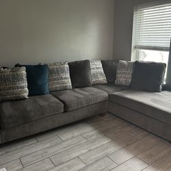 Sectional  (couch) 