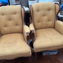 5  Comfortable Chairs