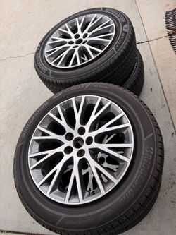 Genesis GV80 wheels and tires