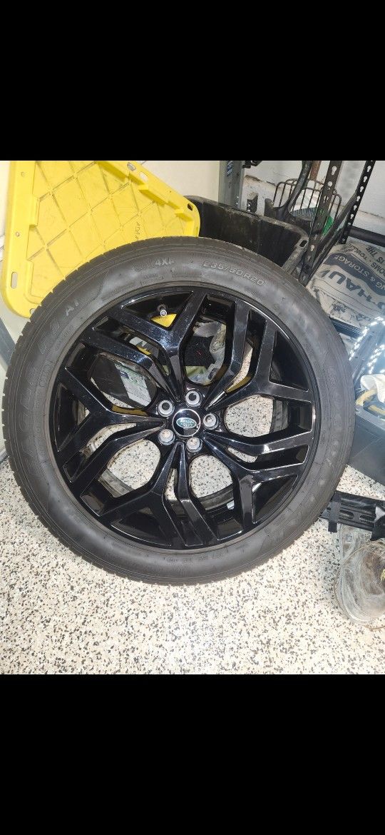Range Rover 2018 - 2025 Evoque  Wheels N Tires