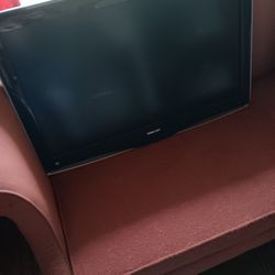 36" Sharp Aquos Lcd Tv With Controler 