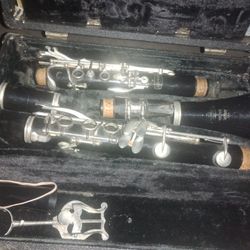 Vintage Bundy Clarinet 75 OBO 