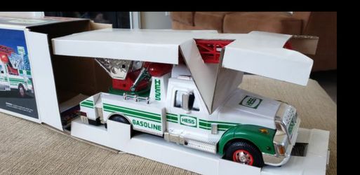 Hess Oil Company 1994 Rescue Truck Toy Model Vintage-New in Box- Lights & Sounds