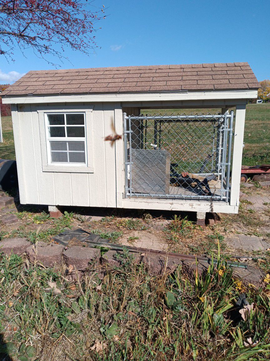 Kennel  Paid $1400 ((Never Used) Ready To Load Needs To Go To Someone That Needs It