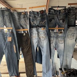 Rock Revival , BKE , Nike, Levi’s, American Eagle , miss Me 