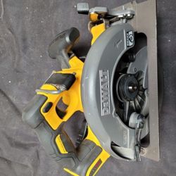 FLEXVOLT 60V MAX Cordless Brushless 7-1/4 in. Circular Saw with Brake (Tool Only)