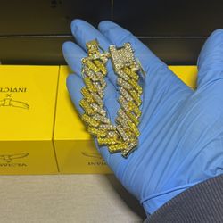 80921 - Invicta Elements Men's XL Drip Chain Bracelet, Golden Fang