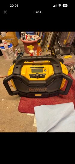 DEWALT JOBSITE BLUETOOTH RADIO CHARGER