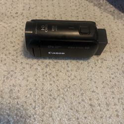 Cannon Vixia HF R800 Camcorder 