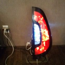 Right Rear 2016 KIA Soul Tail-light & Lense complete 2016-2018 *makes a great light up lamp*