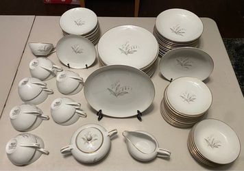 VINTAGE FINE CHINA COMPLETE DINNERWARE SET