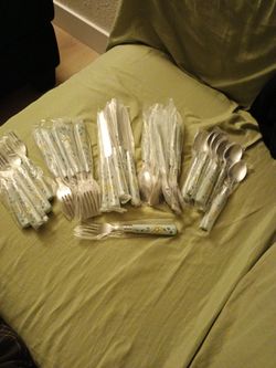 Gibson housewares silverware set
