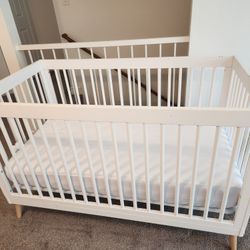 Delta Convertible Crib