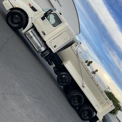 2015 Peterbilt 579 Dump Truck 