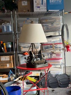 Collector’s Unique Typewriter Lamp