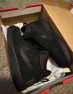 Nike Borough Mid New 5.5 Youth
