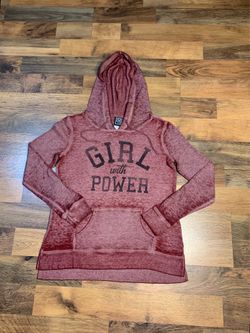 Women’s Med. Girl Power Pullover