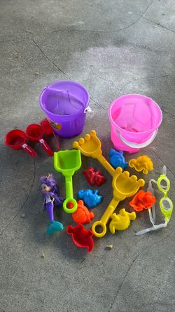 Sand toys 2  buckets and goggles