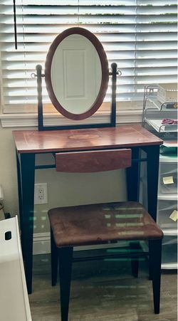 Wooden vanity set