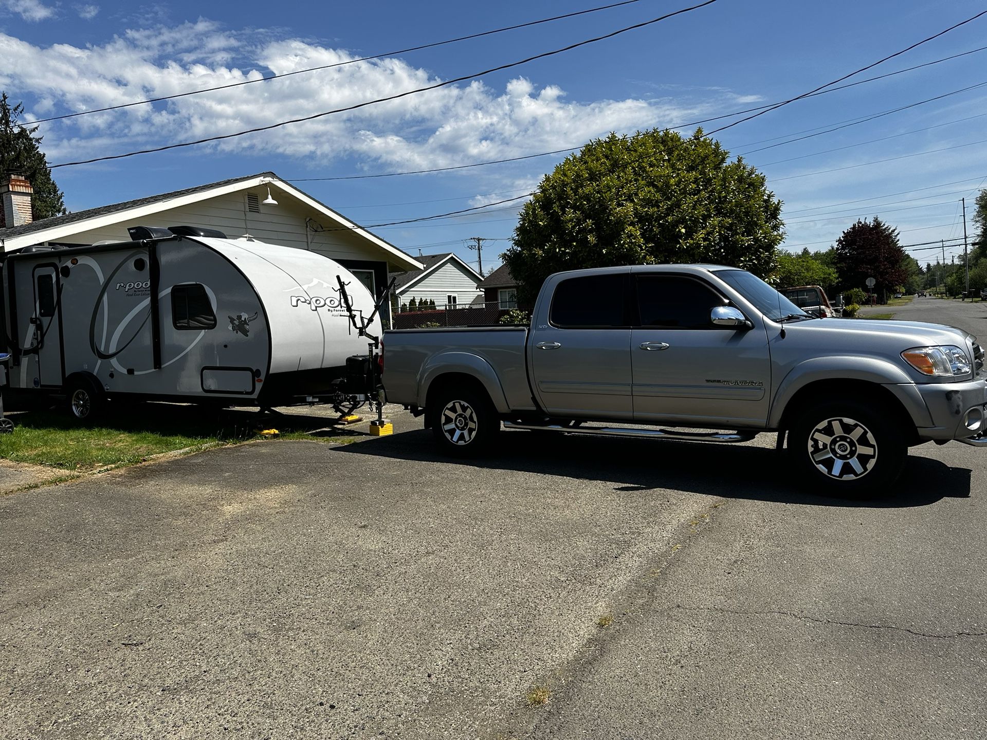  RV R-pod 2020 Toyota and Forest River R-pod 195 2006 Toyota Tundra and 2020 Hood River Edition By Forest River R-pod 195
