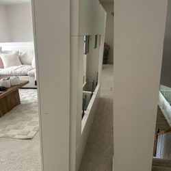 Queen bed IKEA (bed frame only)