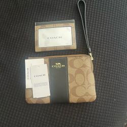 Coach Wristlet And Card Holder 