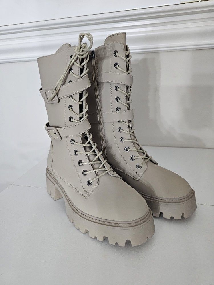 Boots Size 8.5 Women New In Box