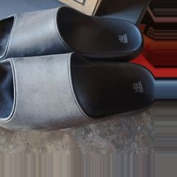 WOMEN'S SLIDERS